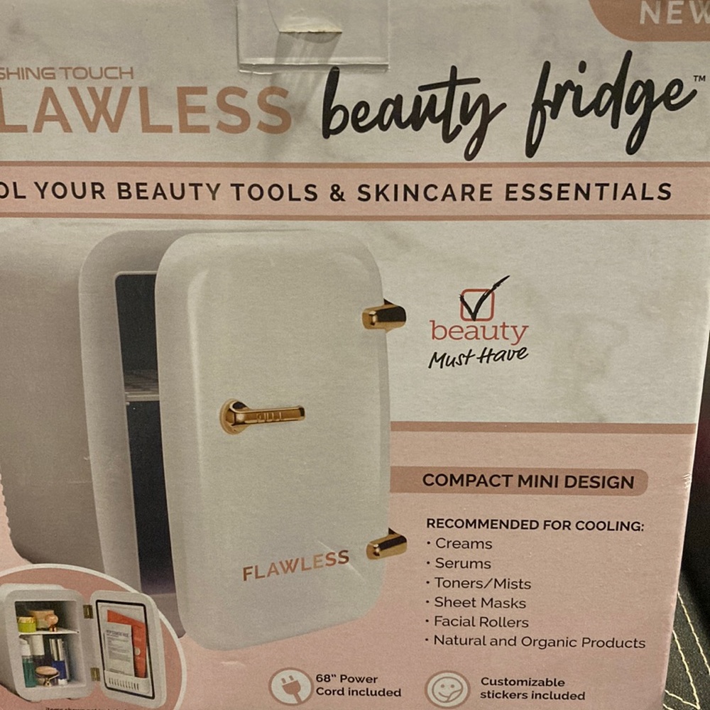 FLAWLESS Compact Beauty mini fridge☀️ NEW in box